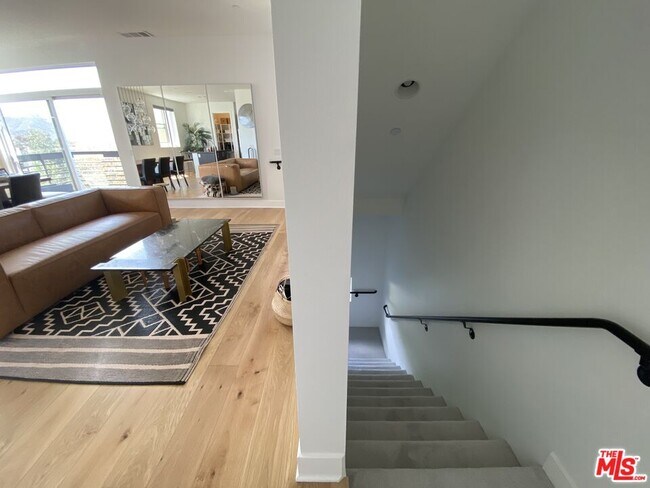 Foto del edificio - 2753 Waverly Dr