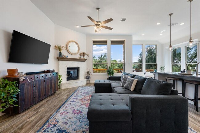 Foto del edificio - 7611 Desert Needle Dr