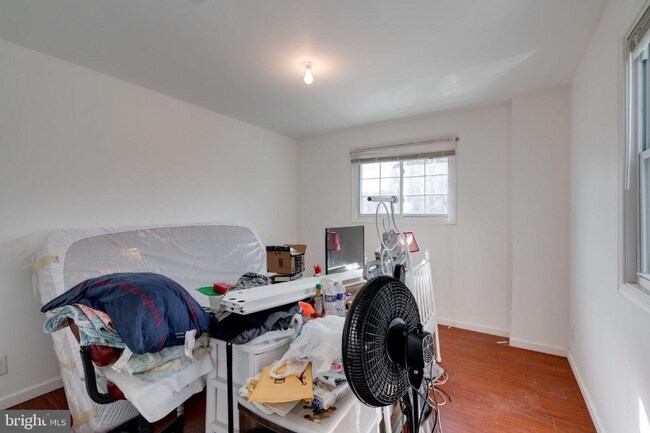 Building Photo - 2512 Linwood Ln