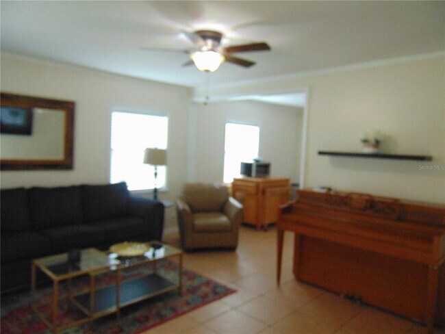 Foto del edificio - 3215 W Hartnett Ave