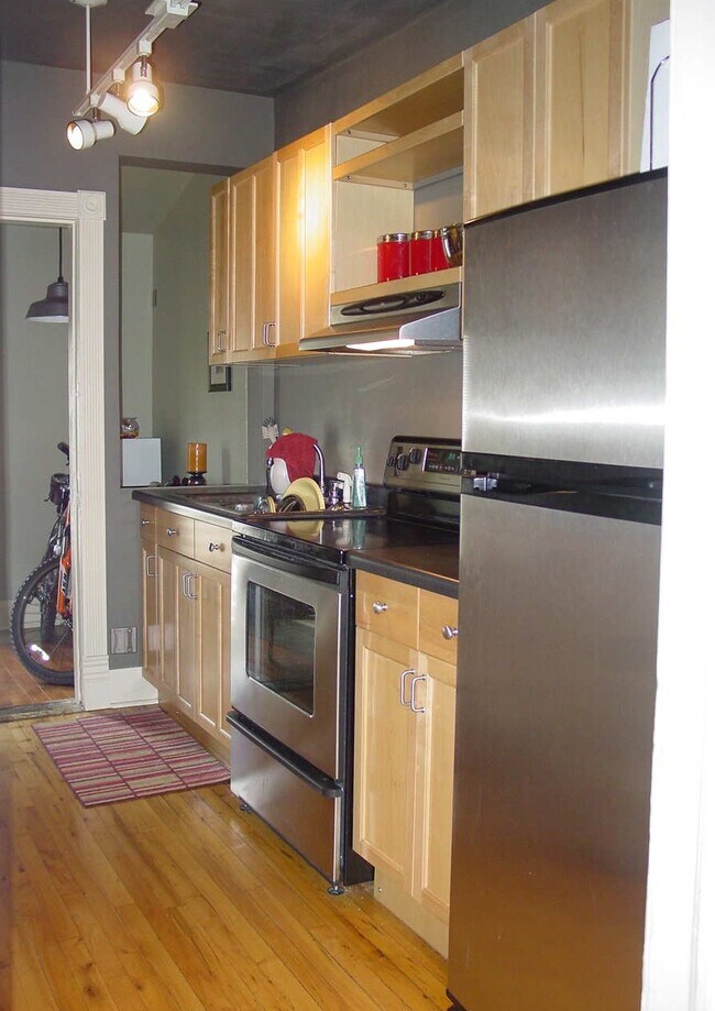 Building Photo - 3350 Lyndale Ave S