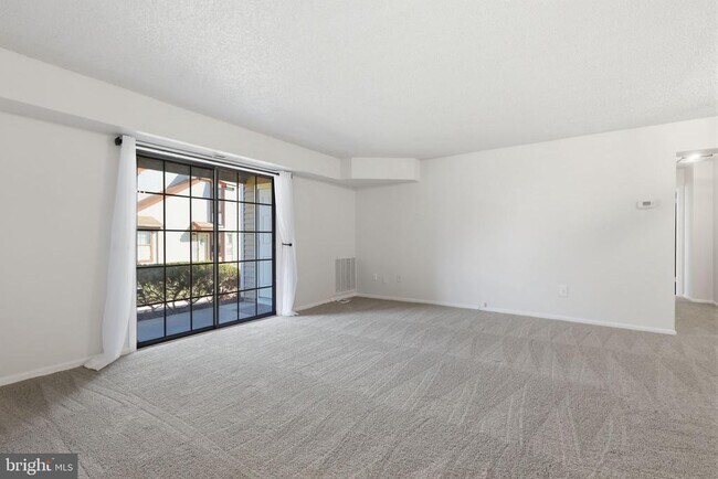 Foto del edificio - 2014 Barry Ct