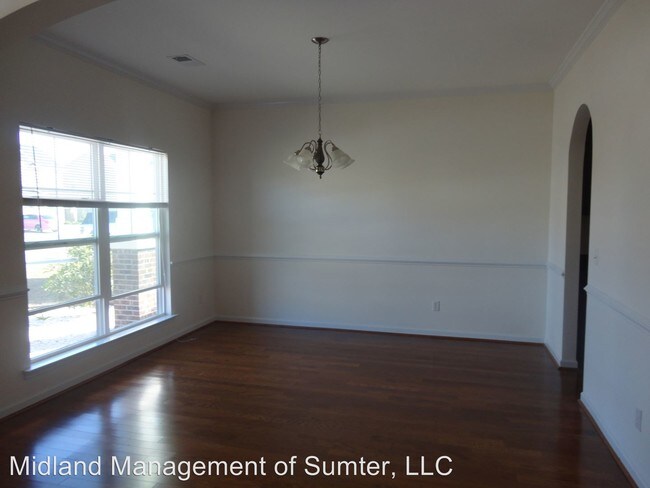 Building Photo - 530 Batty Way