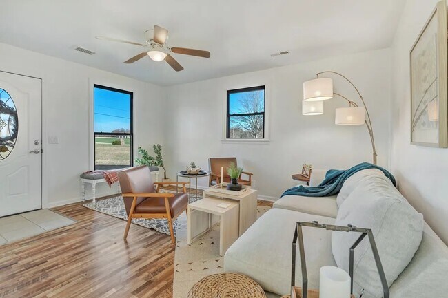 Foto del edificio - 4365 Mt Sharon Rd