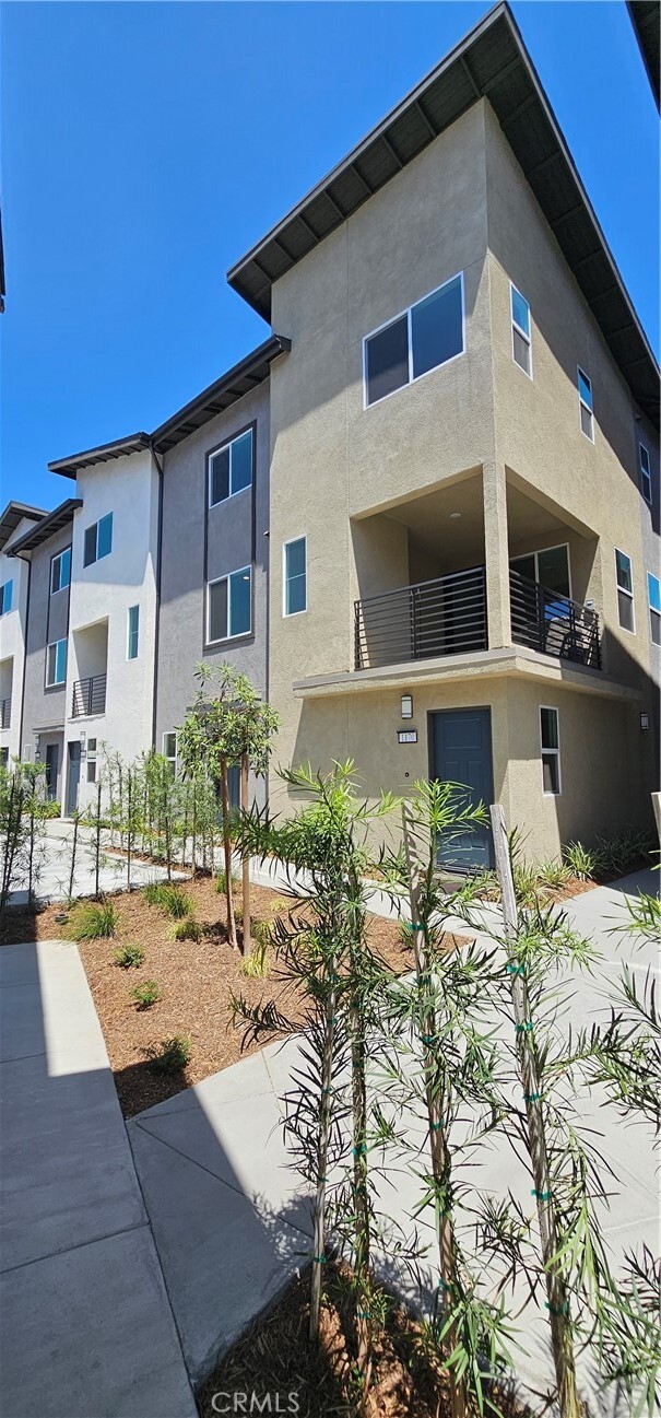 Building Photo - 1170 E Santo Antonio Dr