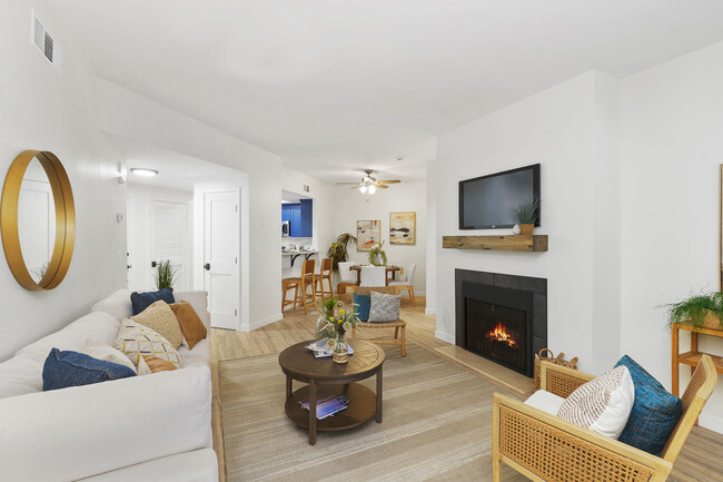 Building Photo - 384 Redondo Ave