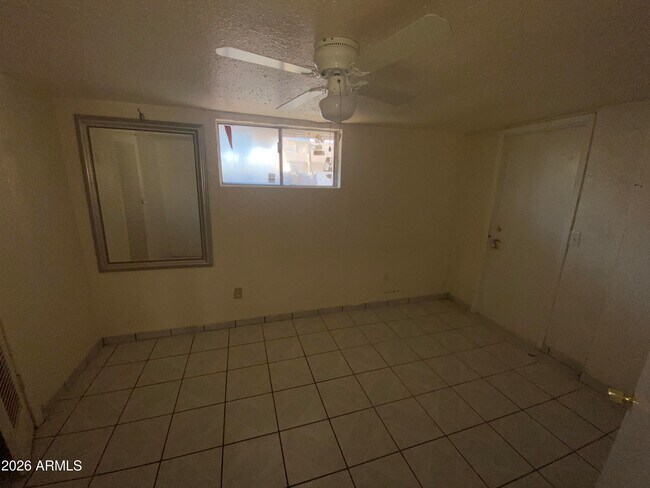Foto del edificio - 575 N Delaware St