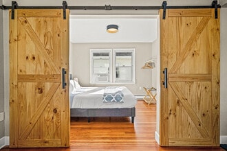 Building Photo - 170 Vassall St