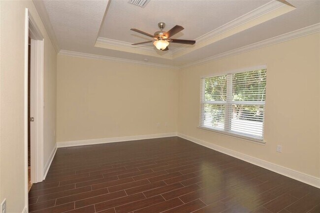 Foto del edificio - 2471 E Pine St