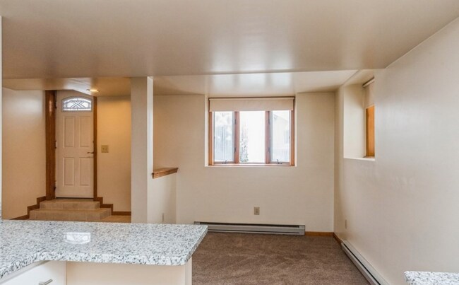 Foto del edificio - 996 Pleasant St