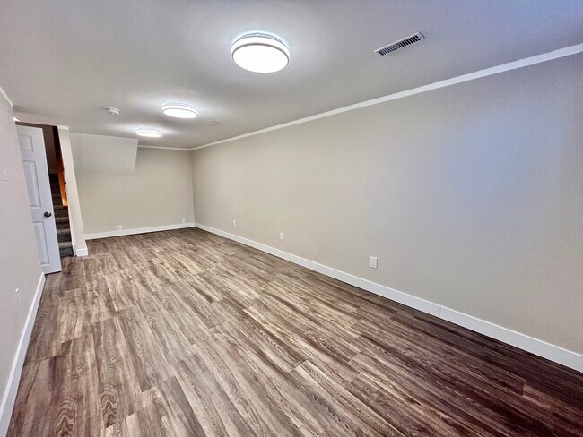 Building Photo - 1 BED - 1 BATH - Oshawa - Finished Basement