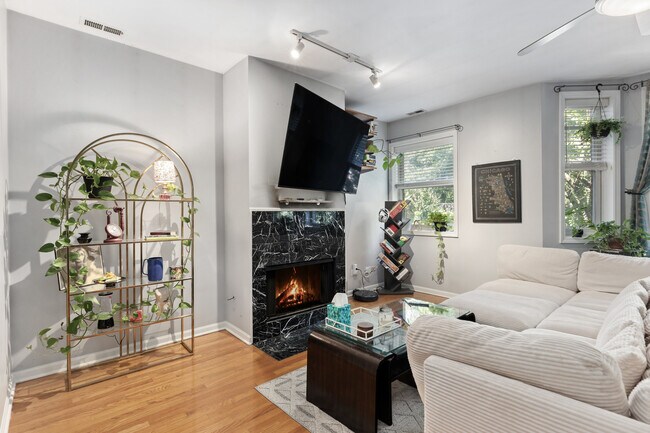 Foto del edificio - 1522 N Bosworth Ave