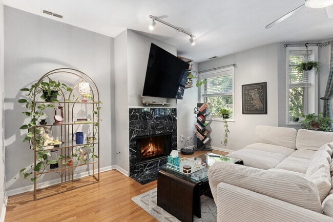 Building Photo - 1522 N Bosworth Ave
