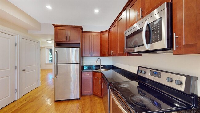 Foto del edificio - 79 Brighton Ave