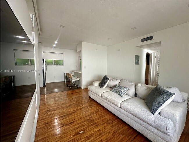 Foto del edificio - 1135 101st St