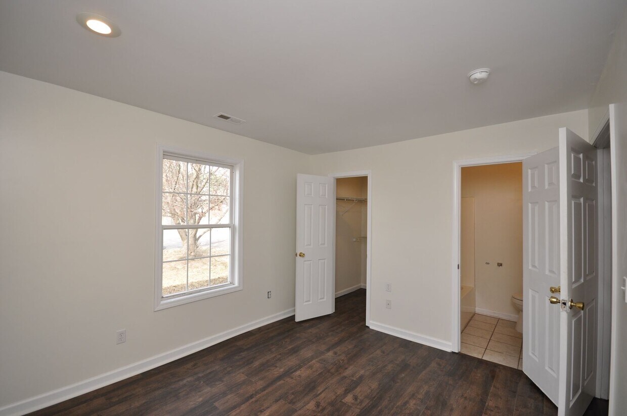 Primary Photo - 707 Bagwell Ct