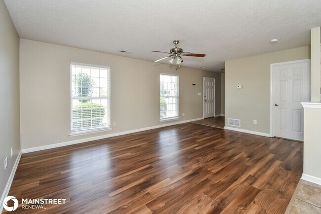 Building Photo - 10624 Irvin Pines Dr, Louisville, KY 40229