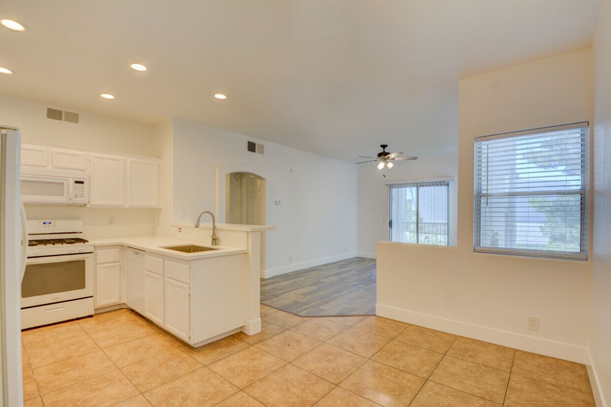 Foto principal - Beautiful 1 BR 1 Bath condo in Green Valle...
