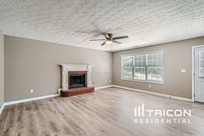 Building Photo - 670 Georgian Hills Dr
