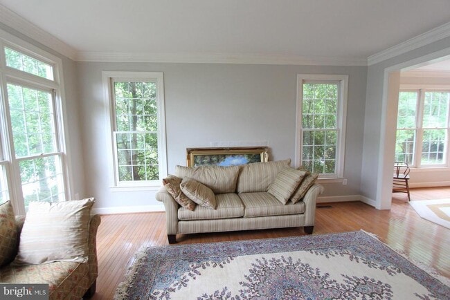 Foto del edificio - 8308 Wolftrap Rd