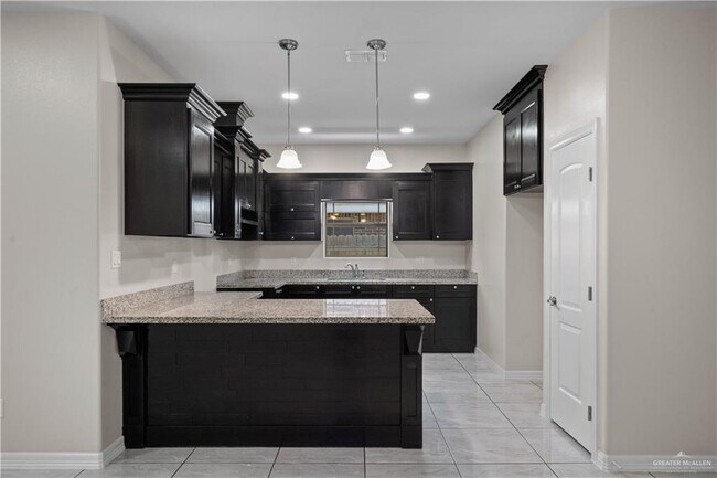 Building Photo - 18 Pedernal St