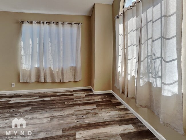 Building Photo - 330 Dodini Ct