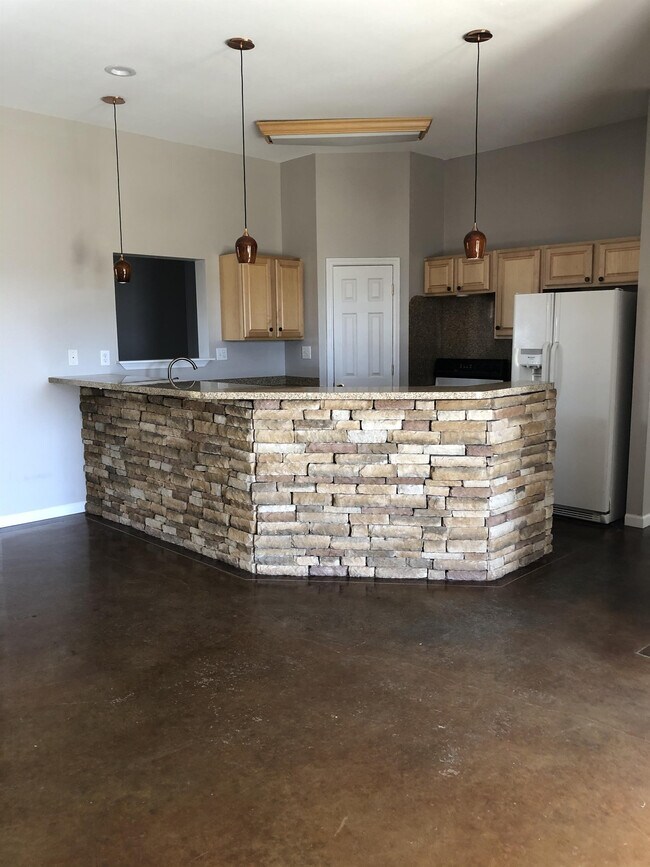 Foto del edificio - 4651 Sierra Hills Rd