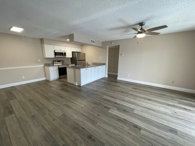 ANNUAL RENTAL - 1 BED / 1 BATH CONDO AT MY... - ANNUAL RENTAL - 1 BED / 1 BATH CONDO AT MY...