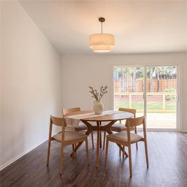 Foto del edificio - 10460 Willow View Cir