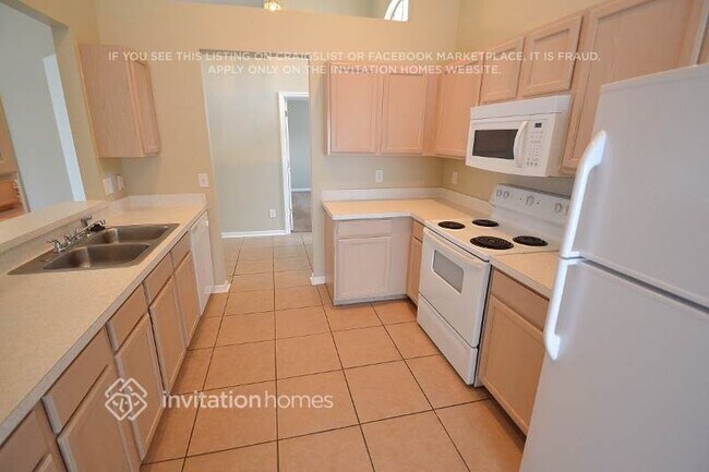 Building Photo - 12215 Dawn Vista Dr