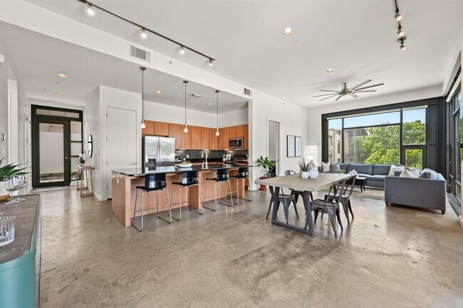 Foto del edificio - 2525 S Lamar Blvd