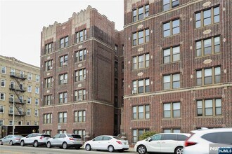 Building Photo - 883 JFK Blvd E