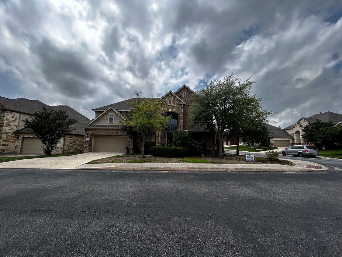 Building Photo - 5343 Osprey Oak