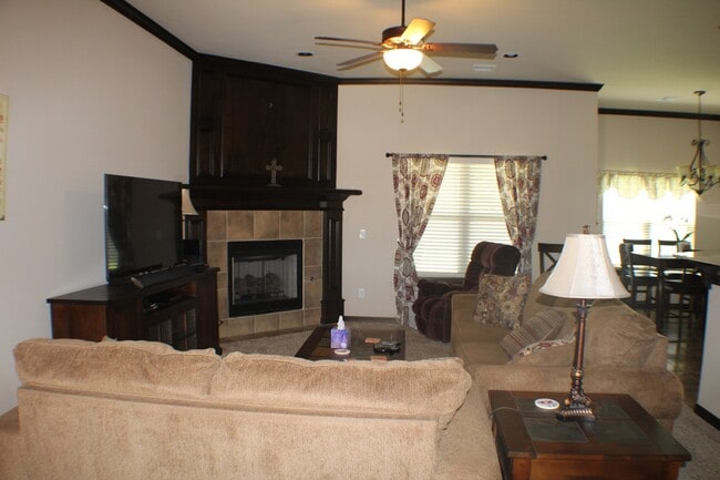 Foto del edificio - 4904 SW 122nd Terrace