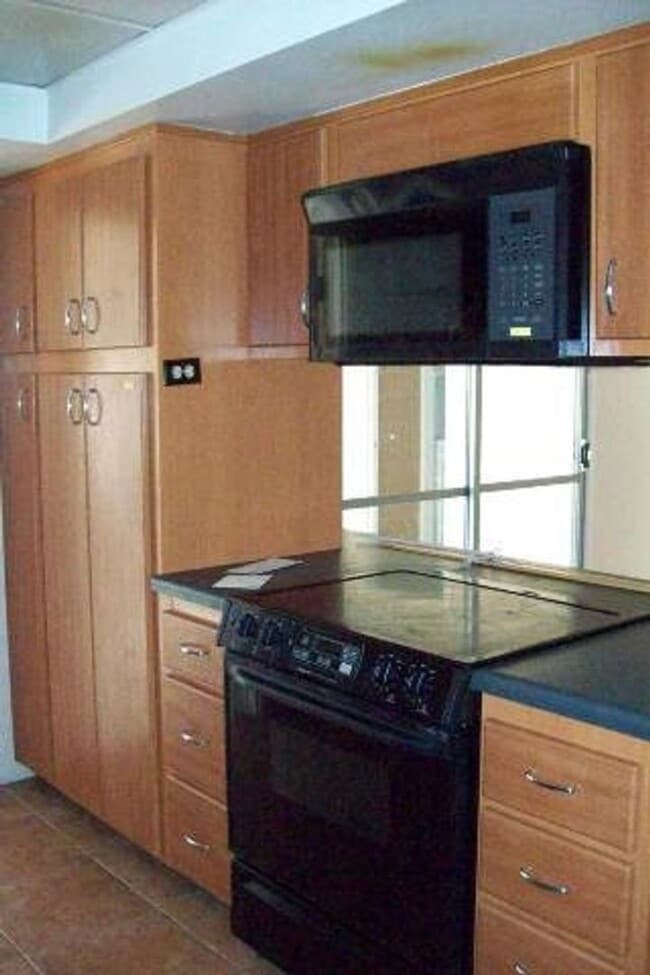 Foto del edificio - Spacious 4 Bed Home with Pool & Arizona Room