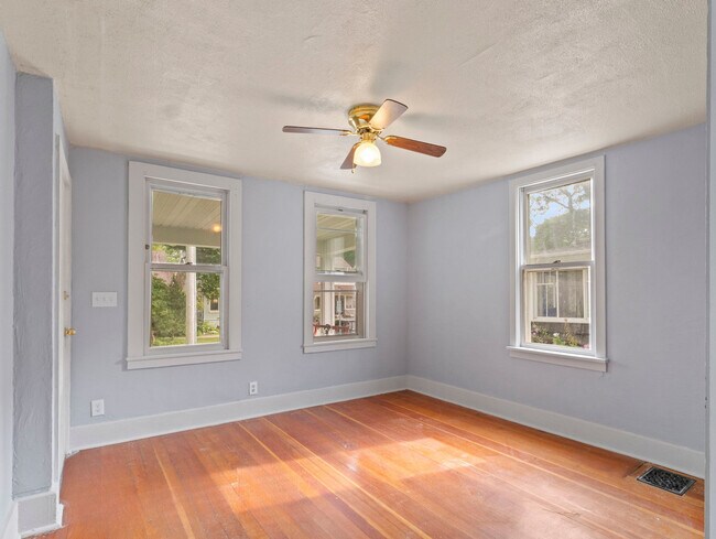 Foto del edificio - 930 E Dayton St