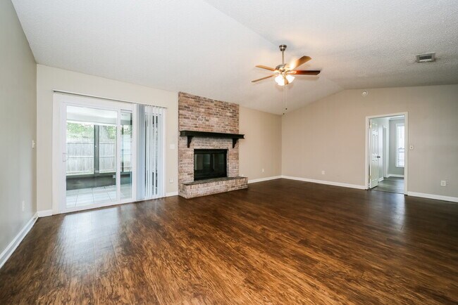 Building Photo - 3167 Laurel Grove S