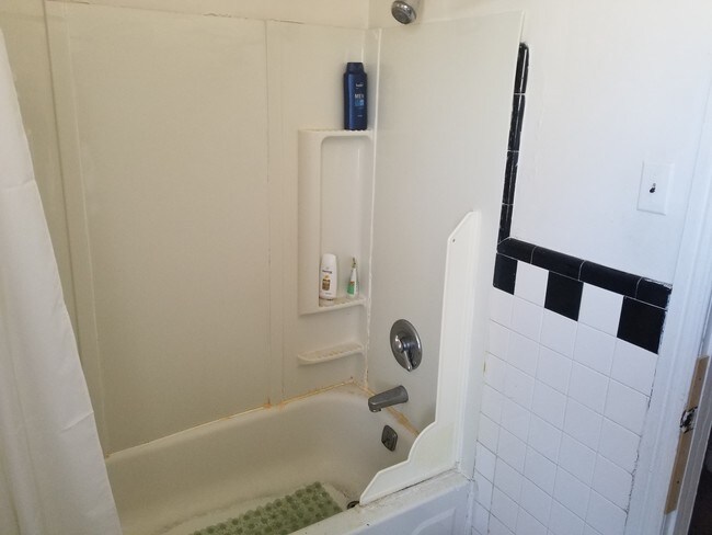 Bathroom - 120 N 34th St