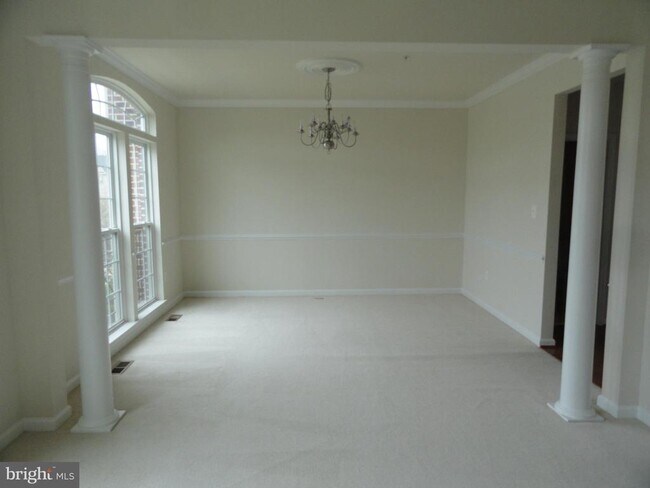 Building Photo - 2711 Lucas Run Way