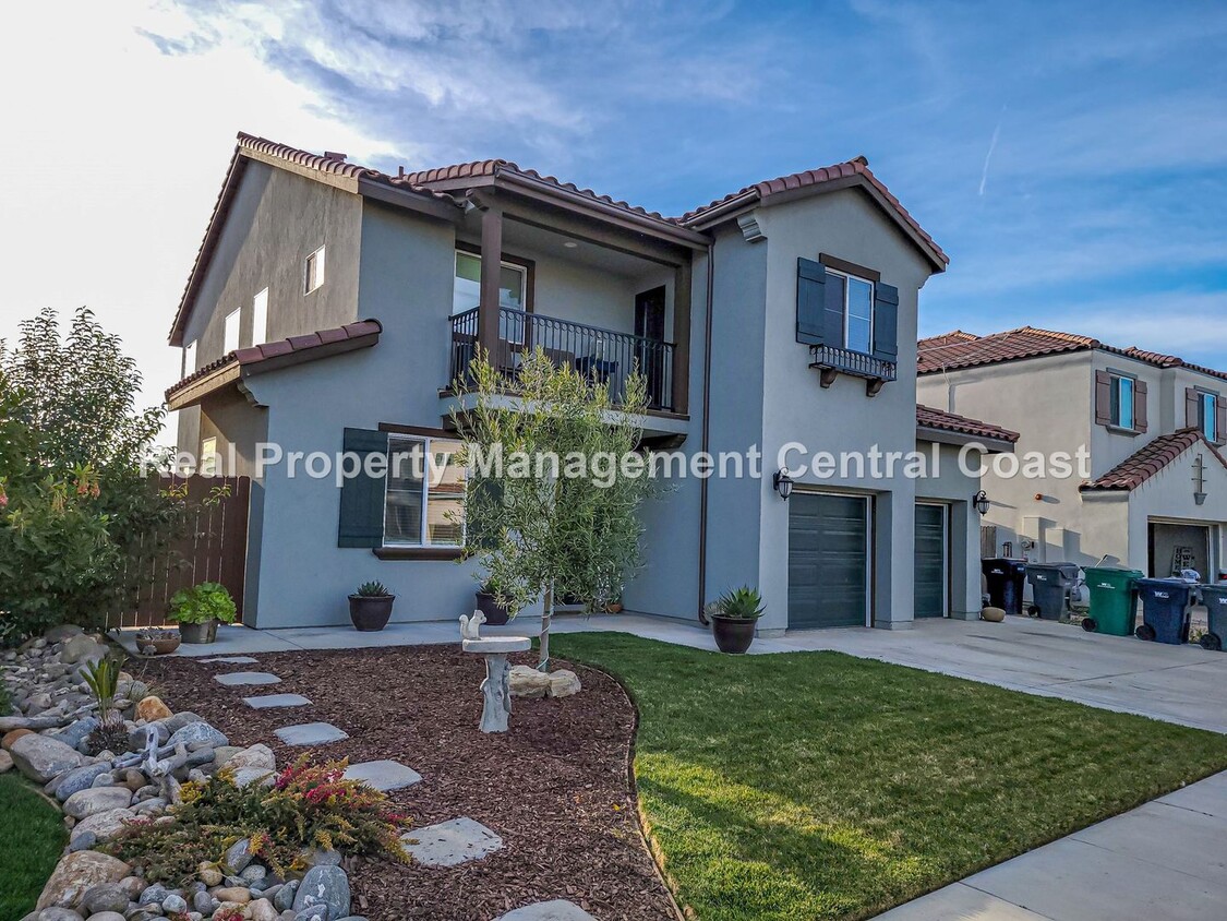 Foto principal - AVAILABLE APRIL - New Build in Guadalupe -...