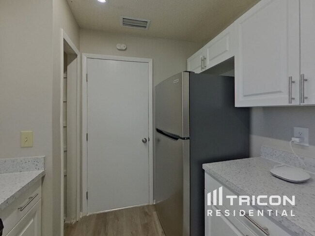 Building Photo - 1108 Tuxford Dr