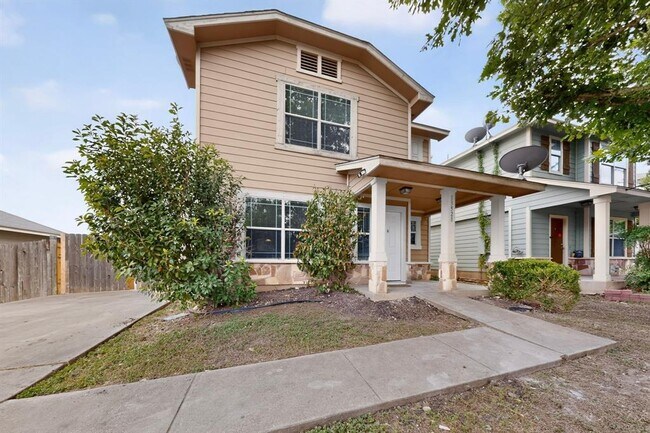 Foto del edificio - 13528 Briarcreek Loop
