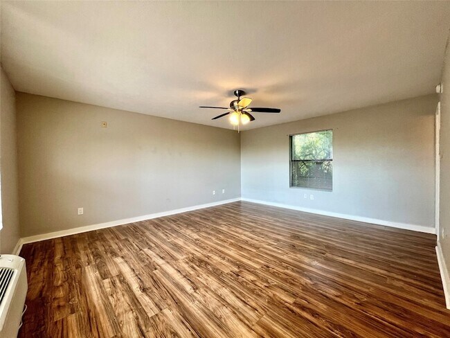 Foto del edificio - 701 W Sycamore St