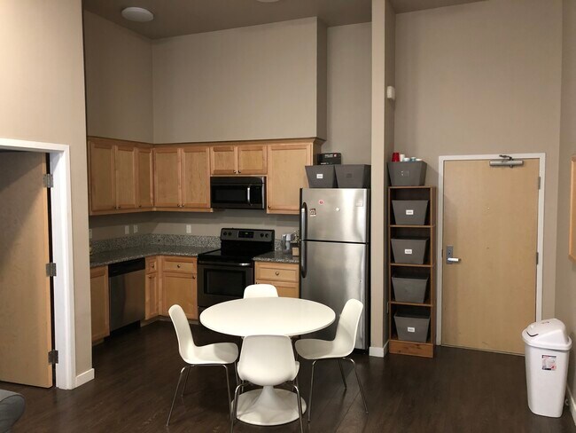 Foto del edificio - 630 W 28th St
