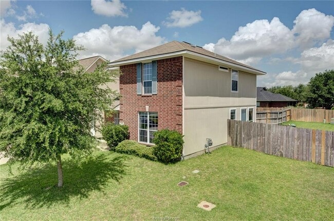 Building Photo - 515 Nelson Ln