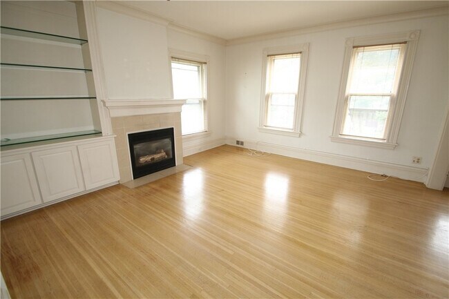 Building Photo - 30 Vick Park B