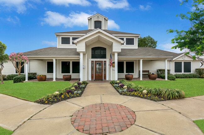 Leasing Office - Lakeview
