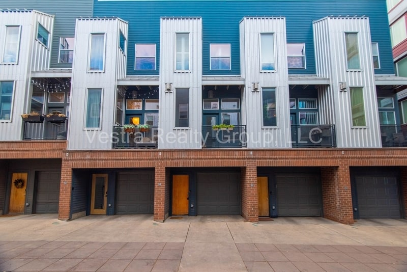 Photo - 2680 Blake Street - 21