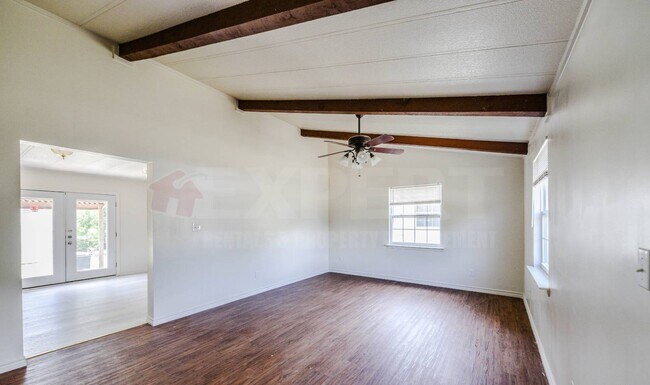 Foto del edificio - 1402 Elyse Dr