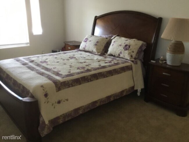 Building Photo - 3 br, 2.5 bath Townhome - 1840 Monserrat Way